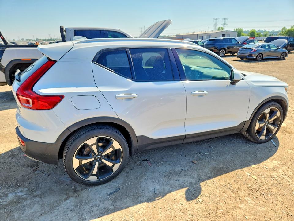 2020 Volvo Xc40 VIN YV4162UK3L2298866 COPART salvage auction — WATER/FLOOD, Il - Salvage Cert-Flood, sold $6,000 on 2026-08-18 (photo 3)