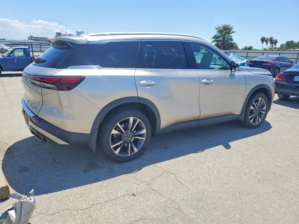 2023 Infiniti Qx60 VIN 5N1DL1FR7PC376073 COPART salvage auction — VANDALISM, CA - SALVAGE CERTIFICATE, sold $10,300 on 2026-08-25 (photo 3)