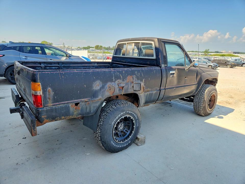 1986 Toyota Pickup VIN JT4RN63BXG0041531 COPART salvage auction — NORMAL WEAR, Sd - Certificate Of Title, sold $1,350 on 2026-07-28 (photo 3)