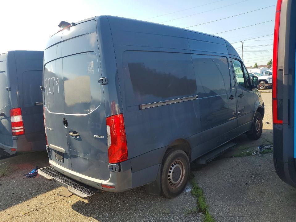 2019 Mercedes-benz Sprinter VIN WD4PF0CD7KP099279 COPART salvage auction — REAR END, Mi - Certificate Of Title (P), sold $8,300 on 2026-07-28 (photo 3)