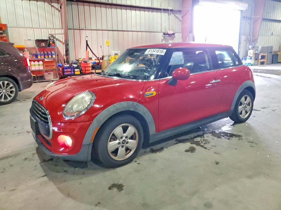 2016 Mini Cooper VIN WMWXP5C52G2D14701 COPART salvage auction — MINOR DENT/SCRATCHES, Fl - Certificate Of Title (P), sold $3,150 on 2026-07-29 (photo 1)