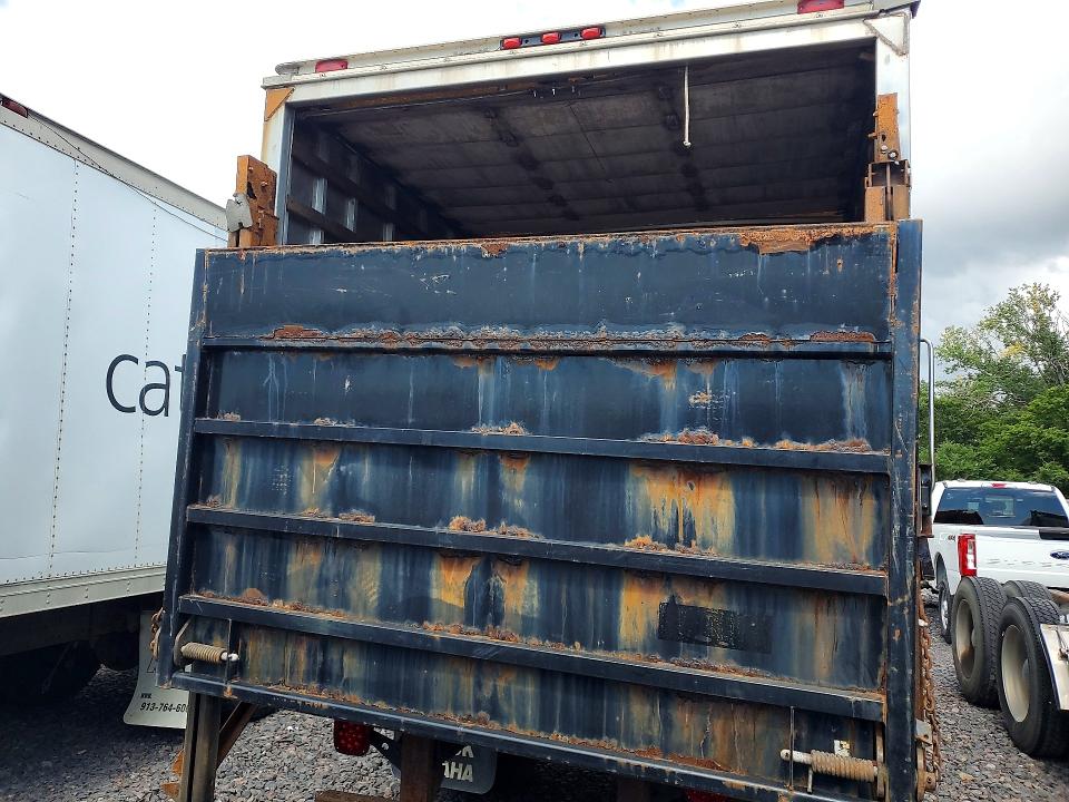 2006 Isuzu T7F042-FVR VIN 4GTL7F1376F700090 COPART salvage auction — REAR END, MO - DIS/DLR/EXP ONLY SALVAGE TITLE, sold $2,800 on 2026-07-21 (photo 6)