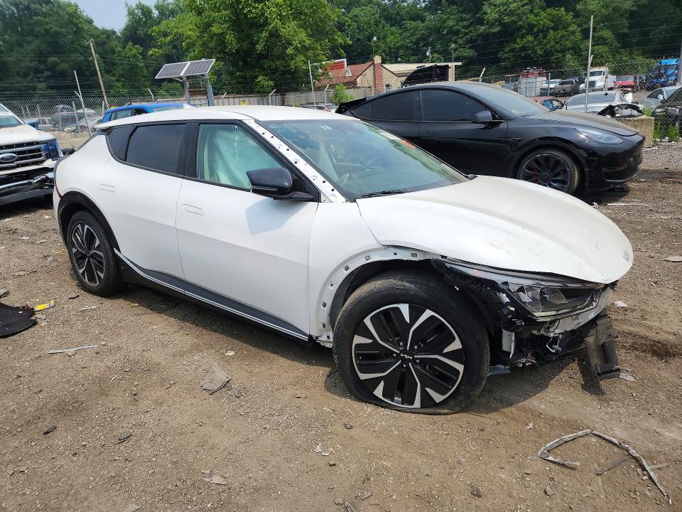 2024 Kia Ev6 VIN KNDC3DLC3R5618043 COPART salvage auction — FRONT END, Fl - Certificate Of Destruction, sold $3,600 on 2026-07-28 (photo 4)