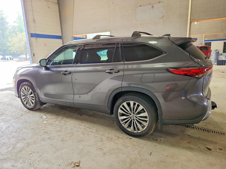 2021 Toyota Highlander VIN 5TDFZRBH2MS086163 COPART salvage auction — SIDE, VA - CERT OF TITLE - SALVAGE, sold $525 on 2026-07-31 (photo 2)