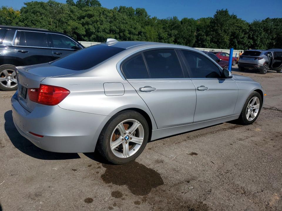 2015 BMW 3er VIN WBA3A5C52FF606384 COPART salvage auction — FRONT END, Ok - Certificate Of Title, sold $125 on 2026-07-16 (photo 3)