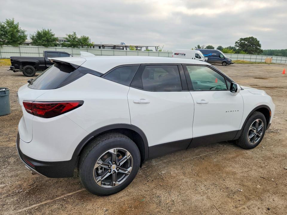 2025 Chevrolet Blazer VIN 3GNKBHR49SS121023 COPART salvage auction — HAIL, Wi - Cert Of Title-Claim Paid, sold $13,800 on 2026-08-18 (photo 3)
