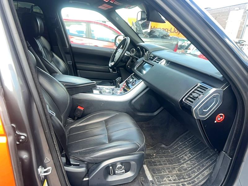 2016 Land rover Range rover sport VIN SALWR2KF3GA121731 COPART salvage auction — MINOR DENT/SCRATCHES, ON - PERMIT NO BRAND - UNFIT (P), sold $12,700 on 2026-08-18 (photo 5)