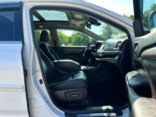 2018 Toyota Highlander VIN 5TDDZRFH9JS890764 COPART salvage auction — MINOR DENT/SCRATCHES, WV - CERTIFICATE OF TITLE, sold $2,750 on 2026-07-29 (photo 9)