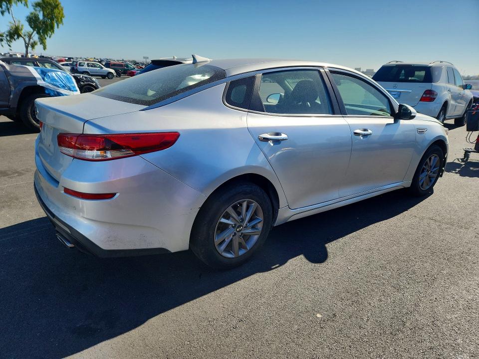 2020 Kia Optima VIN 5XXGT4L38LG435788 COPART salvage auction — VANDALISM, CA - SALVAGE CERTIFICATE, sold $900 on 2026-07-20 (photo 3)