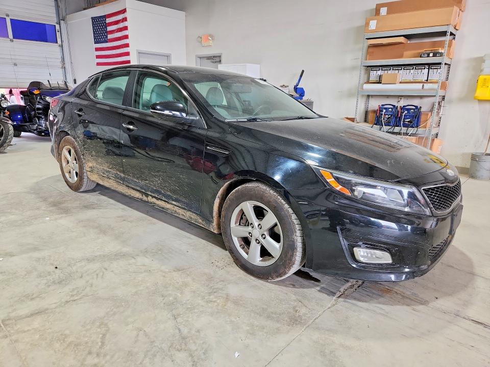 2015 Kia Optima VIN 5XXGM4A73FG422129 COPART salvage auction — VANDALISM, PA - CERTIFICATE OF SALVAGE, sold $450 on 2026-07-24 (photo 4)