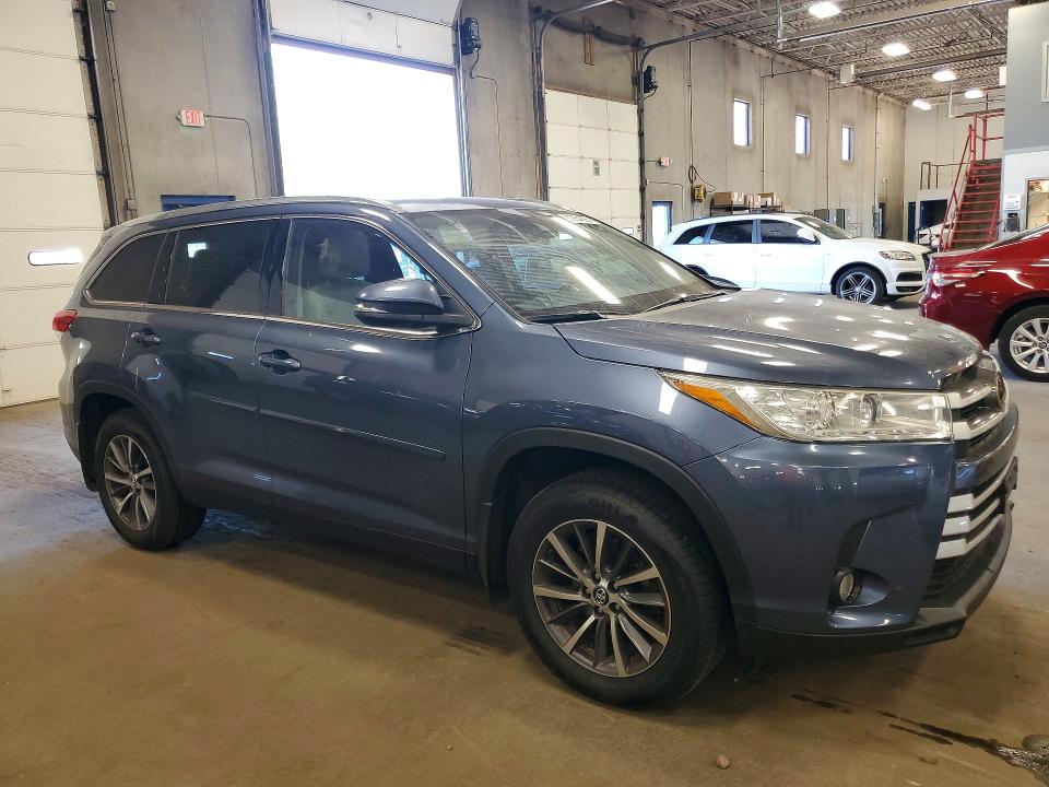 2019 Toyota Highlander VIN 5TDJZRFHXKS708977 COPART salvage auction — HAIL, Mn - Cert Of Title-Salvage, sold $5,900 on 2026-07-28 (photo 4)
