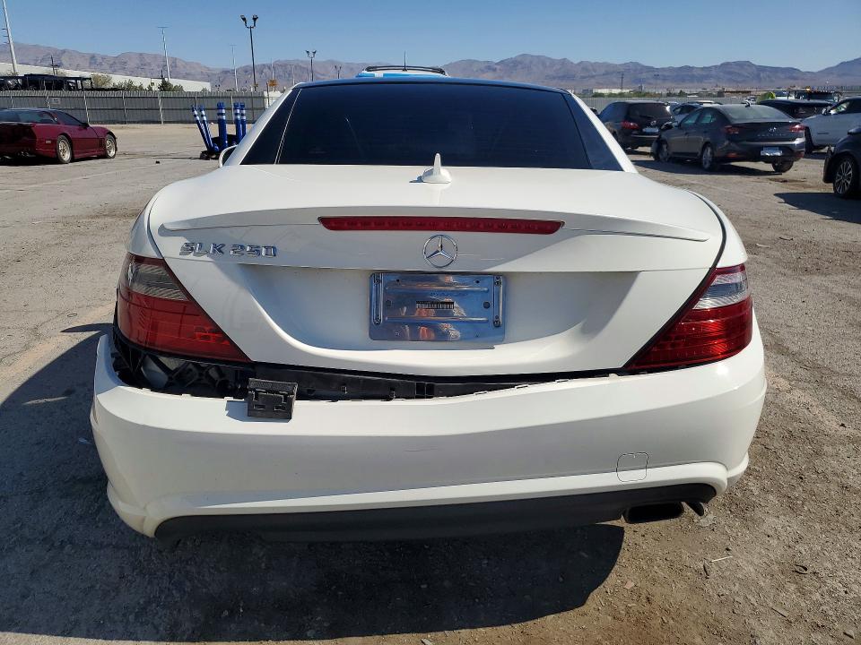 2015 Mercedes-benz Slk-klasse VIN WDDPK4HA9FF103457 COPART salvage auction — SIDE, Nv - Salvage Title, sold $2,000 on 2026-08-06 (photo 6)