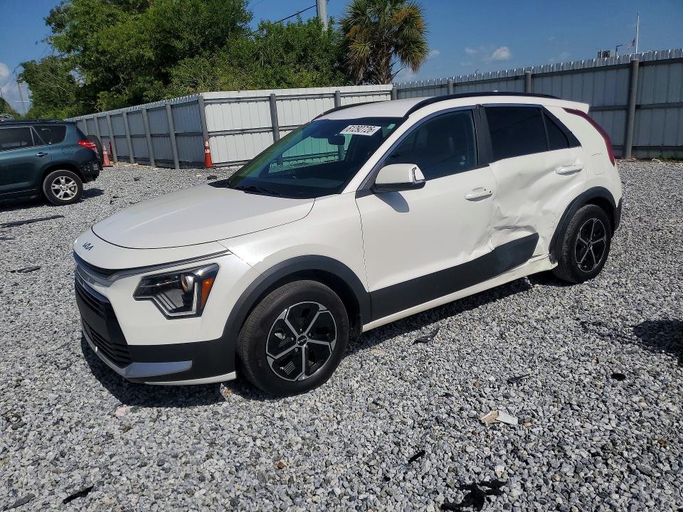 2025 Kia Niro VIN KNDCR3LE0S5213838 COPART salvage auction — SIDE, FL - CERT OF TITLE SLVG REBUILDABLE, sold $150 on 2026-07-24 (photo 1)