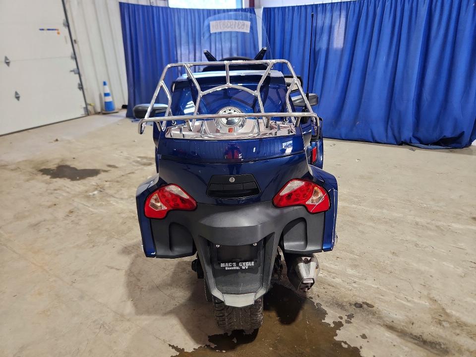 2016 Can-am/ brp Spyder VIN 2BXNBDD25GV003356 COPART salvage auction — WATER/FLOOD, Salvage Title, sold $3,300 on 2026-08-20 (photo 4)