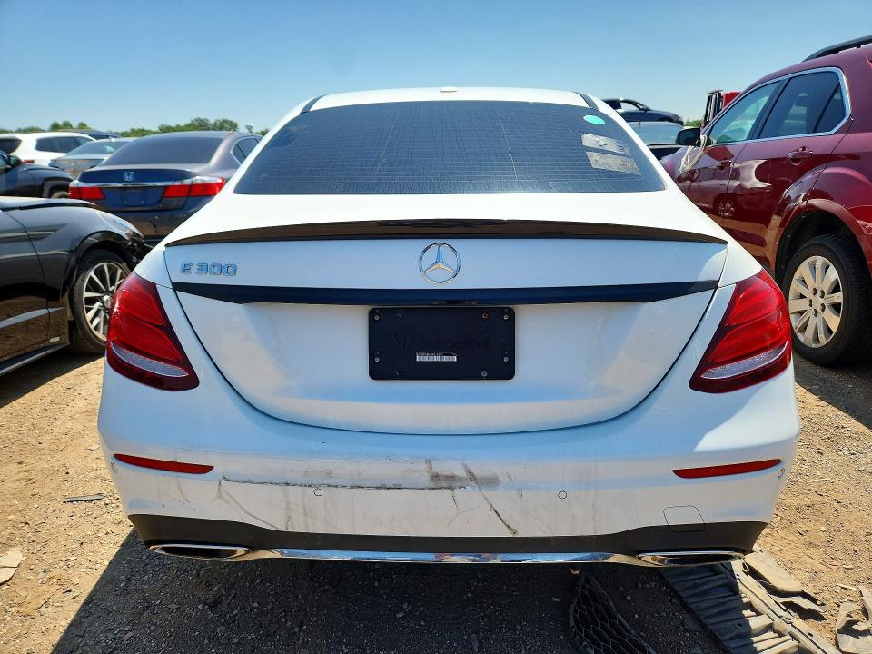 2017 Mercedes-benz E-klasse VIN WDDZF4JB9HA019252 COPART salvage auction — MINOR DENT/SCRATCHES, IL - CERTIFICATE OF TITLE, sold $9,600 on 2026-07-28 (photo 6)