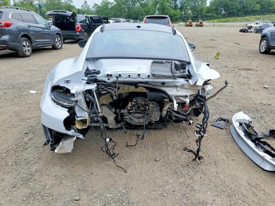 2025 Porsche 911 VIN WP0AF2A95SS279805 COPART salvage auction — REAR END, Salvage Title, sold $86,500 on 2026-08-06 (photo 6)