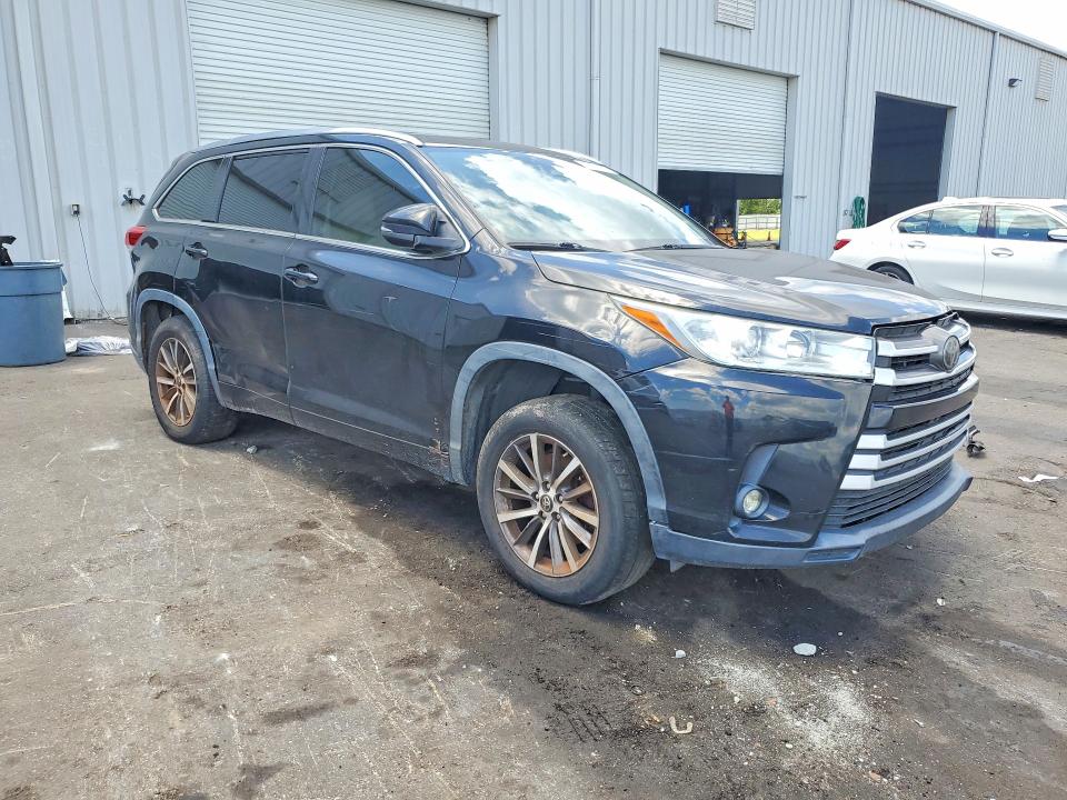 2018 Toyota VIN 5TDKZRFH8JS547404 COPART salvage auction — MECHANICAL, Salvage Title, sold $7,500 on 2026-07-13 (photo 4)