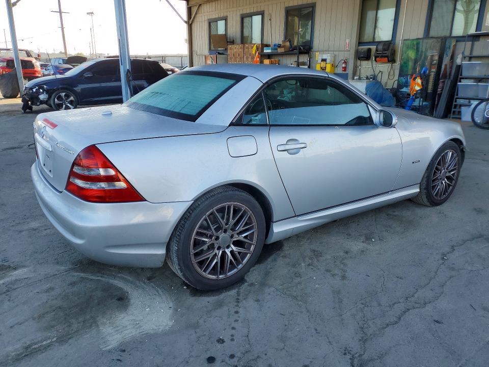 2001 Mercedes-benz Slk-class VIN WDBKK49F21F172755 COPART salvage auction — FRONT END, Ca - Salvage Certificate, sold $375 on 2026-07-20 (photo 3)