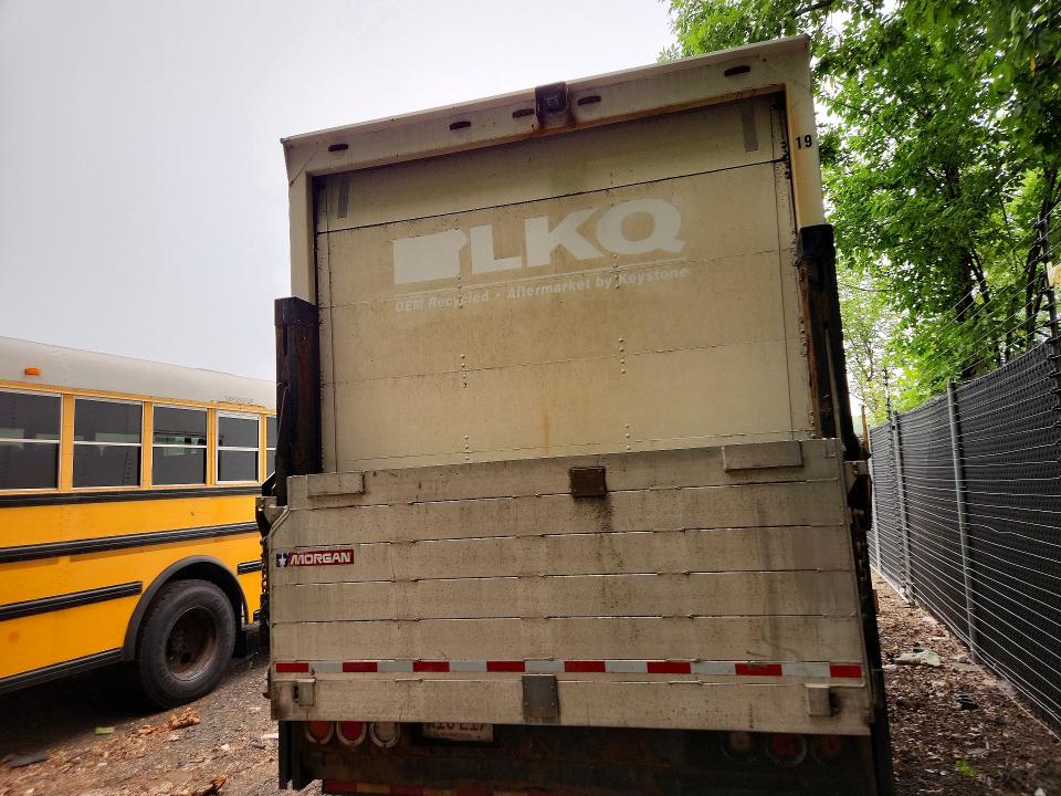 2016 Isuzu Npr VIN 54DC4W1C5GS806682 COPART salvage auction — MINOR DENT/SCRATCHES, Ma - Certificate Of Title (P), sold $5,300 on 2026-07-24 (photo 6)