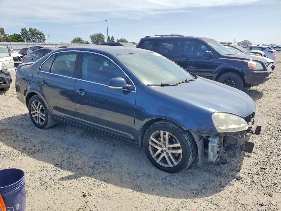 2006 Volkswagen Jetta VIN 3VWSG71K66M718930 COPART salvage auction — FRONT END, CA - SALVAGE CERTIFICATE, sold $375 on 2026-07-09 (photo 4)