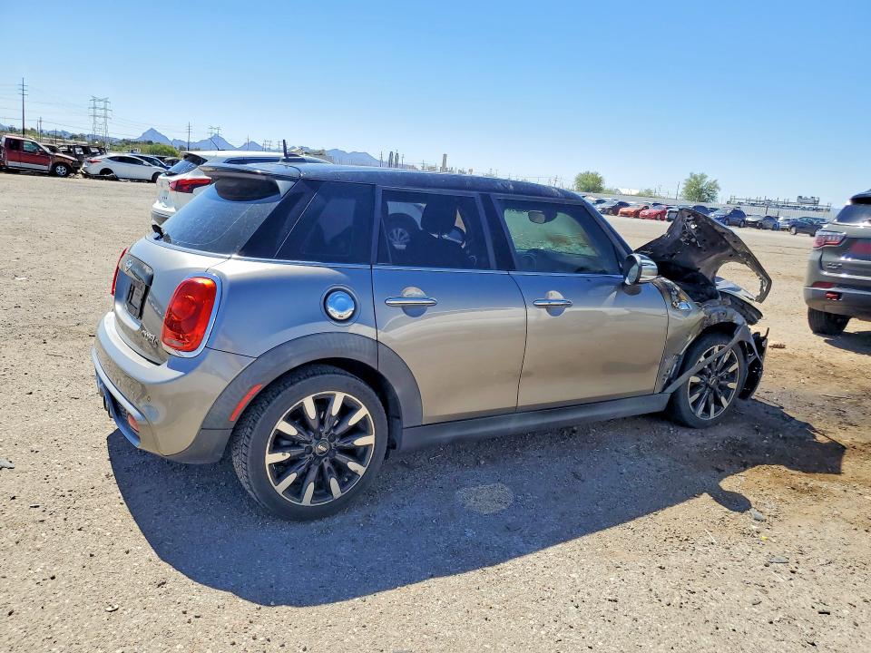 2017 Mini Cooper VIN WMWXU3C3XH2D33347 COPART salvage auction — BURN, Sc - Salvage Title, sold $275 on 2026-07-17 (photo 3)