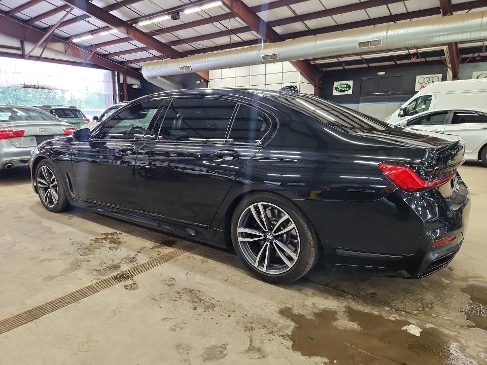 2021 BMW 7er VIN WBA7U2C07MCF68499 COPART salvage auction — MINOR DENT/SCRATCHES, PA - CERT OF TITLE (P), sold $25,000 on 2026-08-20 (photo 2)
