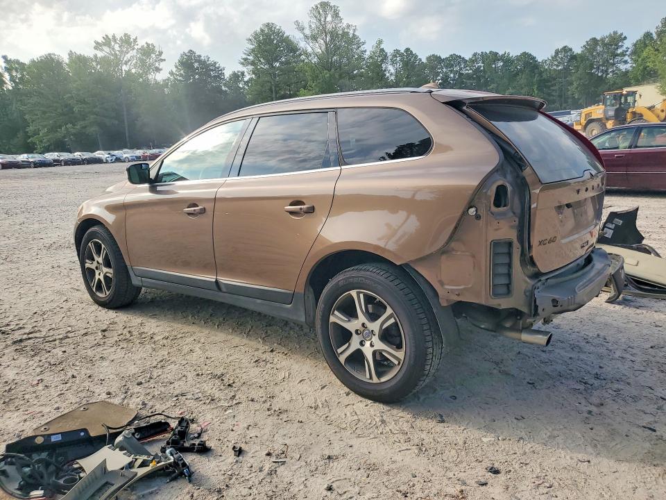 2013 Volvo Xc60 VIN YV4902DZ6D2369626 COPART salvage auction — REAR END, Nc - Salvage Certificate Of Title, sold $1,500 on 2026-07-31 (photo 2)