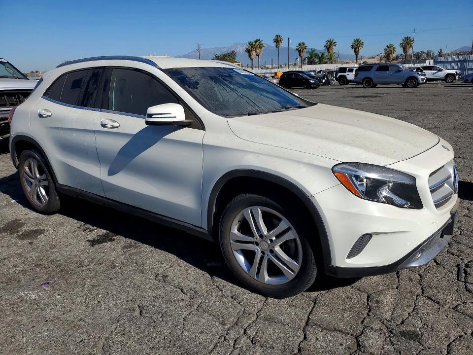 2017 Mercedes-benz Gla-klasse VIN WDCTG4EB8HJ356139 COPART salvage auction — MINOR DENT/SCRATCHES, Salvage Title, sold $1,800 on 2026-07-30 (photo 4)