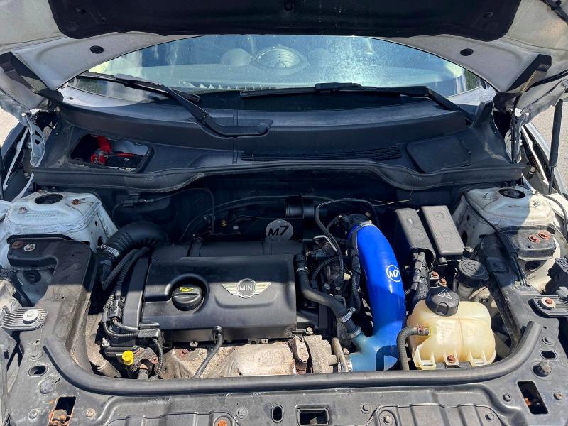 2014 Mini Cooper VIN WMWSS7C57EWN71733 COPART salvage auction — MINOR DENT/SCRATCHES, MA - CERTIFICATE OF TITLE, sold $1,850 on 2026-08-07 (photo 8)