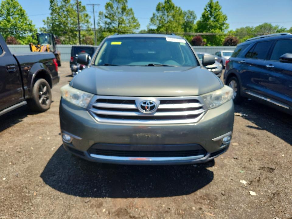 2013 Toyota Highlander VIN 5TDBK3EH5DS209837 COPART salvage auction — REAR END, Ct - Cert Of Title-Salvage, sold $4,450 on 2026-07-17 (photo 5)