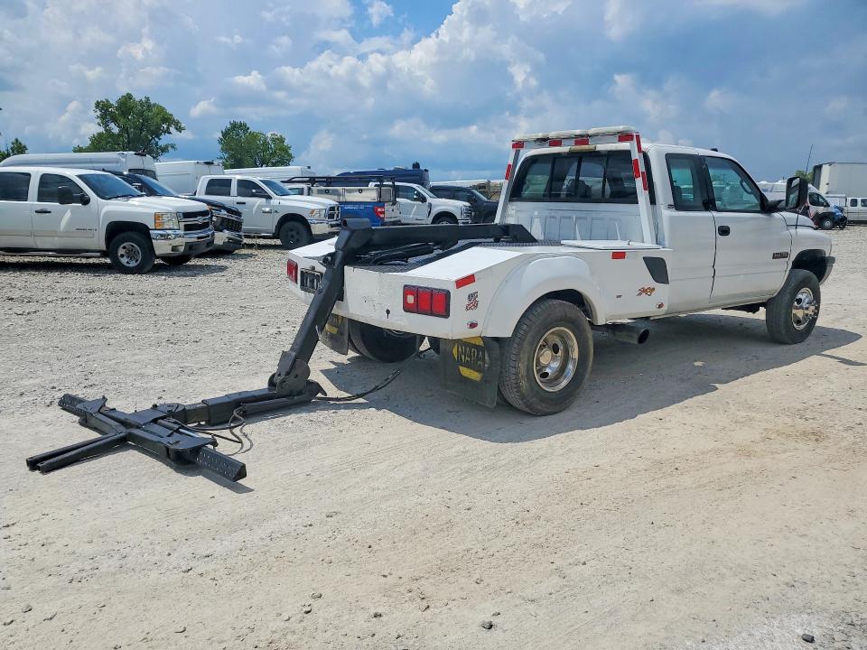 1995 Dodge Ram 3500 VIN 3B7MF33C8SM159162 COPART salvage auction — MINOR DENT/SCRATCHES, KY - CERT OF TITLE-REBUILT VEHICLE, sold $7,000 on 2026-07-20 (photo 3)