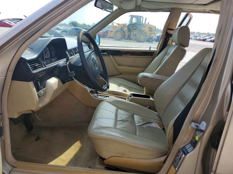 1992 Mercedes-benz 400 VIN WDBEA34E6NB793146 COPART salvage auction — MINOR DENT/SCRATCHES, TN - CERTIFICATE OF TITLE, sold $225 on 2026-07-27 (photo 7)