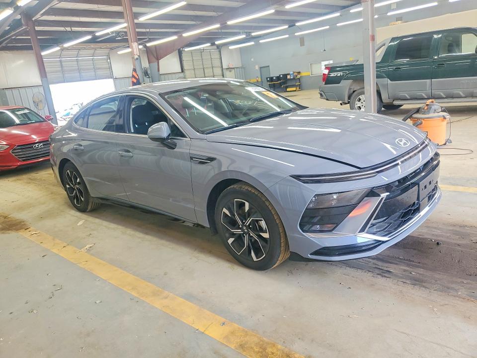 2024 Hyundai Sonata VIN KMHL64JA5RA390641 COPART salvage auction — SIDE, FL - DLR ONLY CERT OF DESTRUCTION (P), sold $5,700 on 2026-07-29 (photo 4)