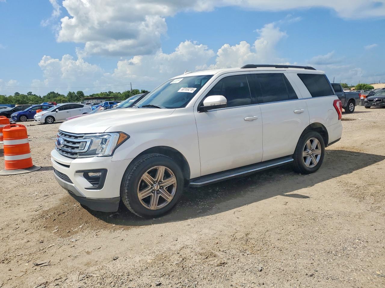 2019 Ford Expedition VIN 1FMJU1HT4KEA13395 — COPART salvage auction photo