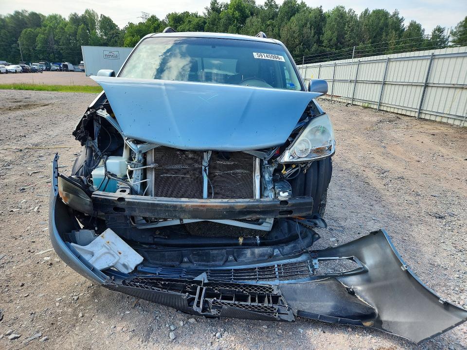 2005 Toyota Sienna VIN 5TDBA22CX5S029602 COPART salvage auction — FRONT END, Va - Cert Of Title - Salvage, sold $225 on 2026-07-13 (photo 5)