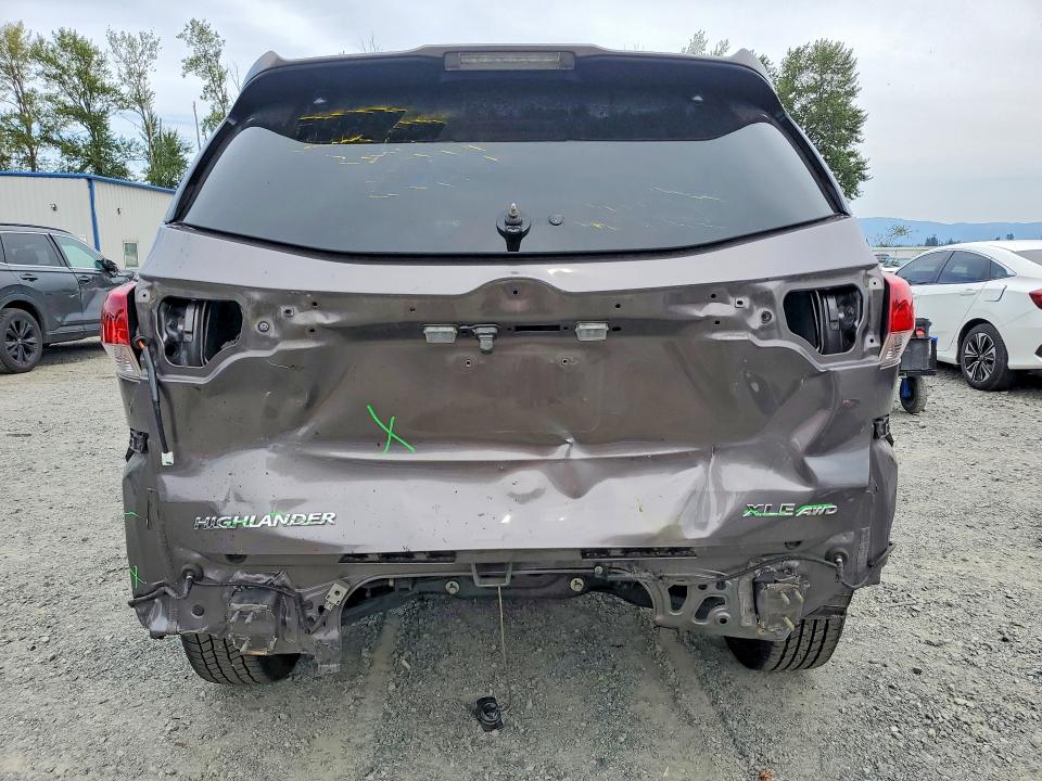 2018 Toyota Highlander VIN 5TDJZRFH8JS552971 COPART salvage auction — REAR END, WA - BILL OF SALE, sold $9,300 on 2026-07-27 (photo 6)