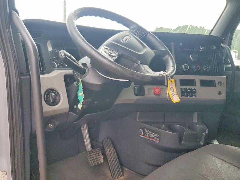 2020 Freightliner All other VIN 3AKJHHFG6LSLV3987 COPART salvage auction — MINOR DENT/SCRATCHES, NJ - CERTIFICATE OF TITLE, sold $11,100 on 2026-07-30 (photo 8)