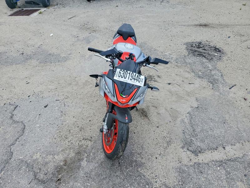 2022 Aprilia Tuono VIN ZD4KSUL06NS000056 COPART salvage auction — MECHANICAL, Fl - Certificate Of Title, sold $2,350 on 2026-08-03 (photo 5)
