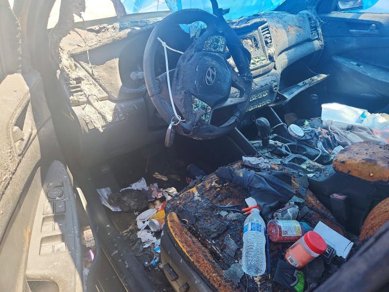 2017 Hyundai Tucson VIN KM8J33A20HU387744 COPART salvage auction — BURN, CA - NON-REPAIRABLE VEHICLE CERT, sold $175 on 2026-07-10 (photo 8)