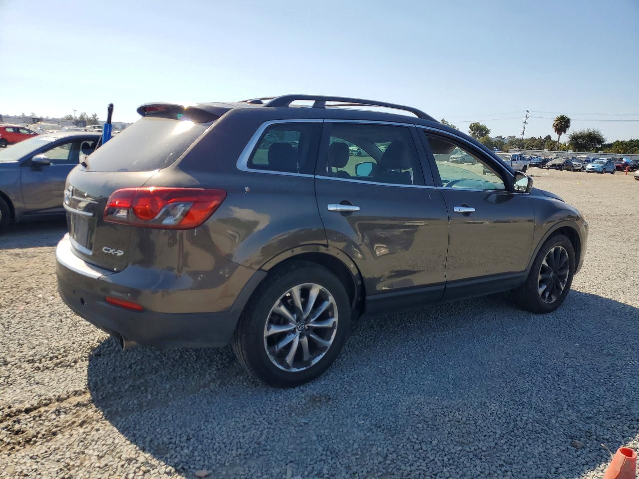 2015 Mazda CX-9 VIN JM3TB2DV7F0447255 COPART salvage auction — Rear End, CA - DIS/DLR/EXP ONLY CLEAN TITLE, sold $325 on 2026-09-11 (photo 3)