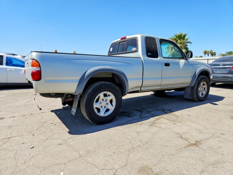 2001 Toyota Tacoma VIN 5TEWN72N01Z809609 COPART salvage auction — MINOR DENT/SCRATCHES, Ca - Dis/Dlr/Exp Only Clean Title, sold $2,400 on 2026-07-31 (photo 3)