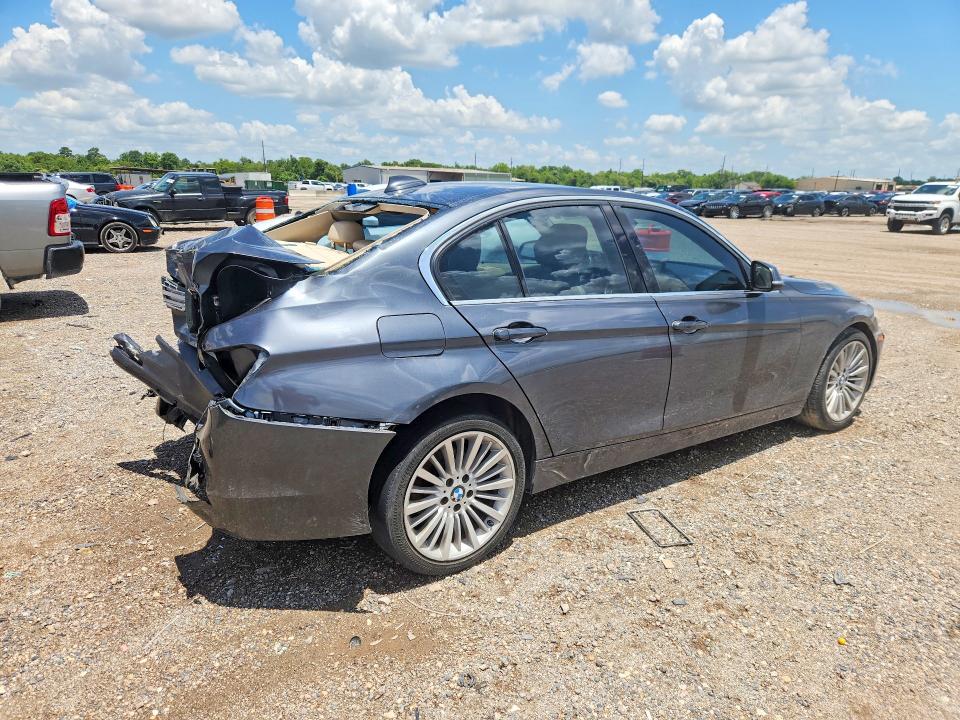 2013 BMW 3er VIN WBA3A5C56DF355611 COPART salvage auction — REAR END, Tx - Salvage Vehicle Title, sold $900 on 2026-08-17 (photo 3)