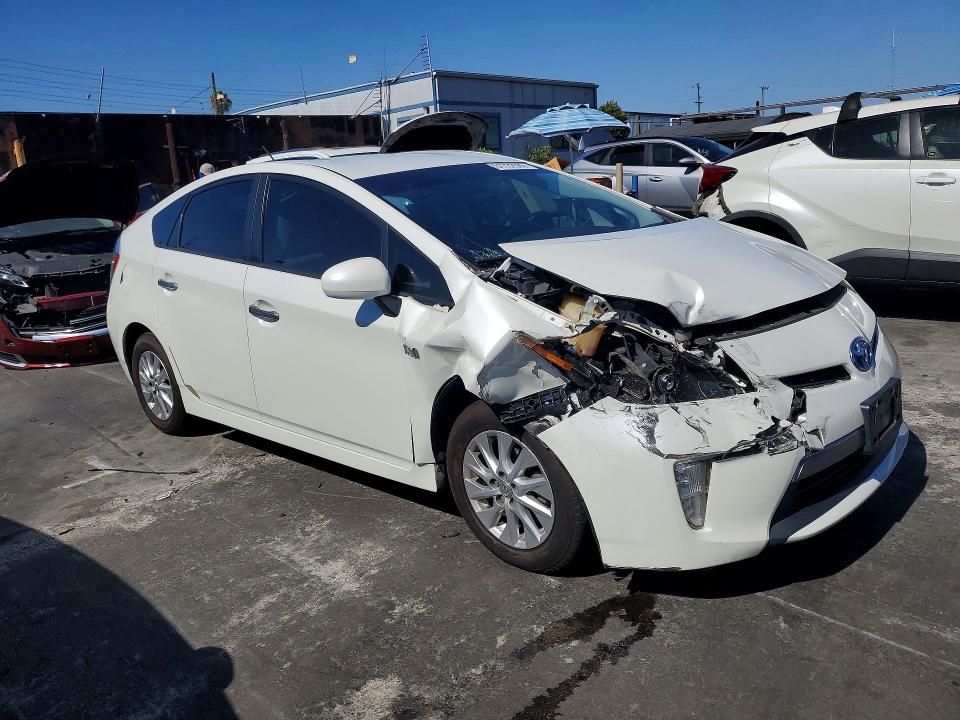 2012 Toyota Prius plug-in VIN JTDKN3DP2C3029540 COPART salvage auction — FRONT END, Ca - Salvage Certificate, sold $200 on 2026-07-29 (photo 4)