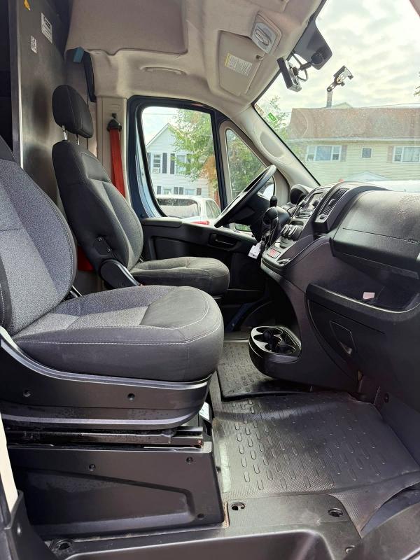 2020 Ram Promaster city VIN 3C6URVJG5LE132187 COPART salvage auction — MINOR DENT/SCRATCHES, NY - CERTIFICATE OF TITLE (P), sold $11,300 on 2026-07-29 (photo 9)