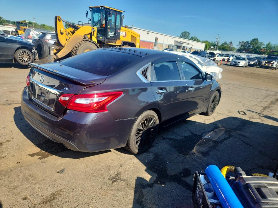 2017 Nissan Altima VIN 1N4AL3AP3HC273233 COPART salvage auction — MINOR DENT/SCRATCHES, Salvage Title, sold $575 on 2026-07-31 (photo 3)