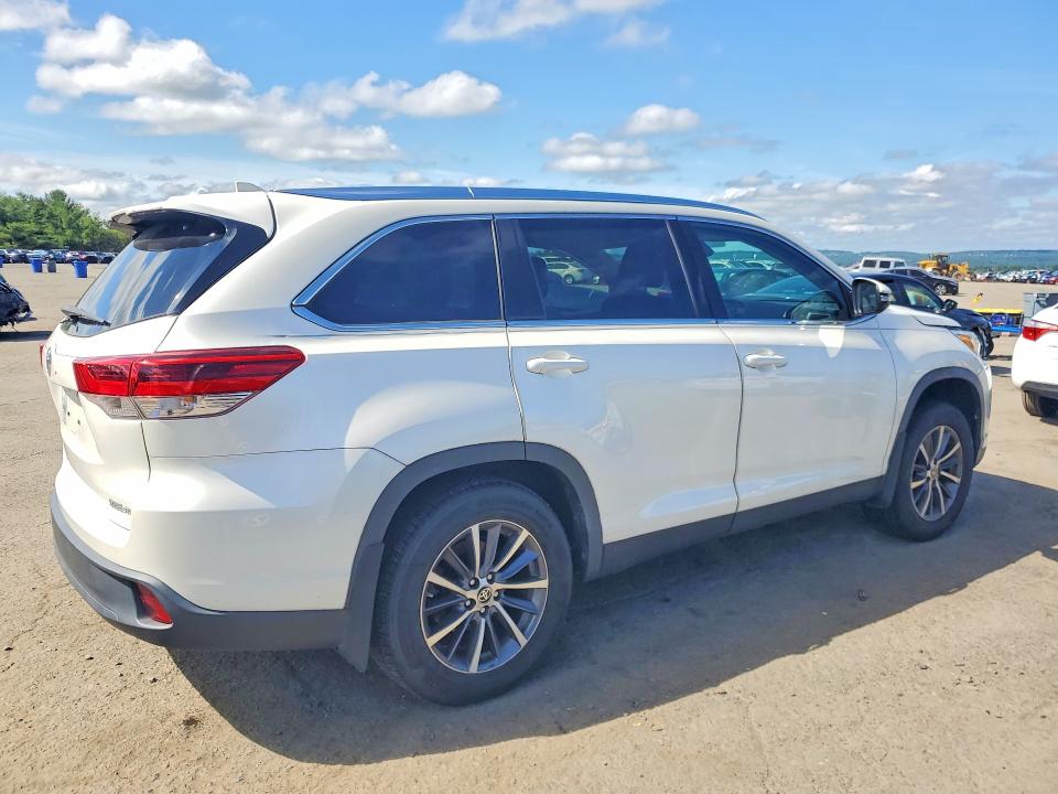 2019 Toyota Highlander VIN 5TDJZRFH3KS745031 COPART salvage auction — SIDE, Pa - Certificate Of Salvage, sold $9,000 on 2026-07-17 (photo 3)