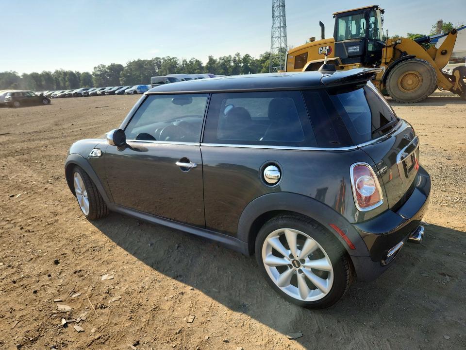 2011 Mini Cooper s VIN WMWSV3C51BTY15549 COPART salvage auction — NORMAL WEAR, NJ - CERTIFICATE OF TITLE, sold $575 on 2026-07-27 (photo 2)