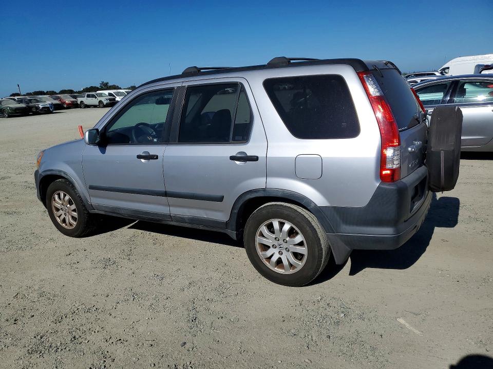2005 Honda Cr-v VIN JHLRD78855C012149 COPART salvage auction — MINOR DENT/SCRATCHES, Ca - Dis/Dlr/Exp Only Clean Title, sold $1,550 on 2026-07-28 (photo 2)