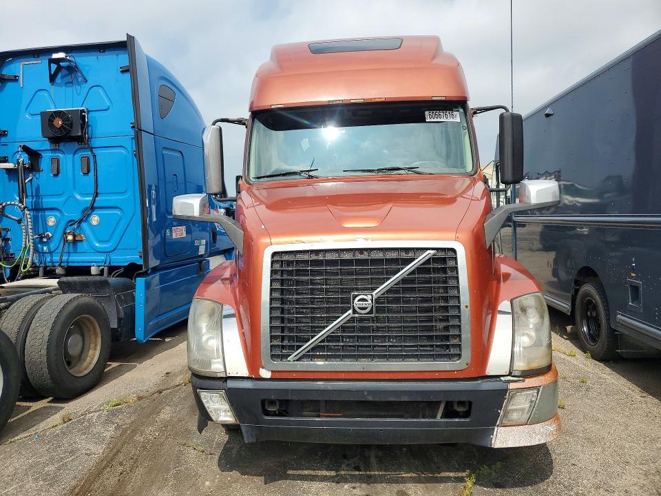 2013 Volvo VIN 4V4NC9EG9DN560328 COPART salvage auction — MINOR DENT/SCRATCHES, Mi - Certificate Of Title, sold $3,000 on 2026-08-11 (photo 5)