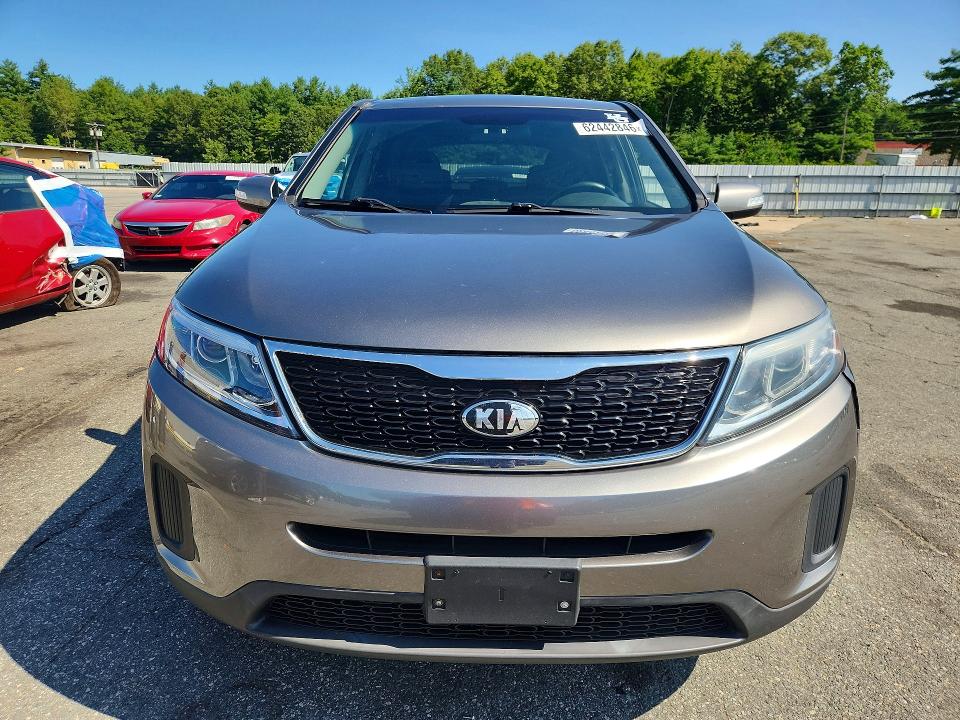 2015 Kia Sorento VIN 5XYKTCA67FG560315 COPART salvage auction — NORMAL WEAR, Ct - Certificate Of Title, sold $1,175 on 2026-08-02 (photo 5)